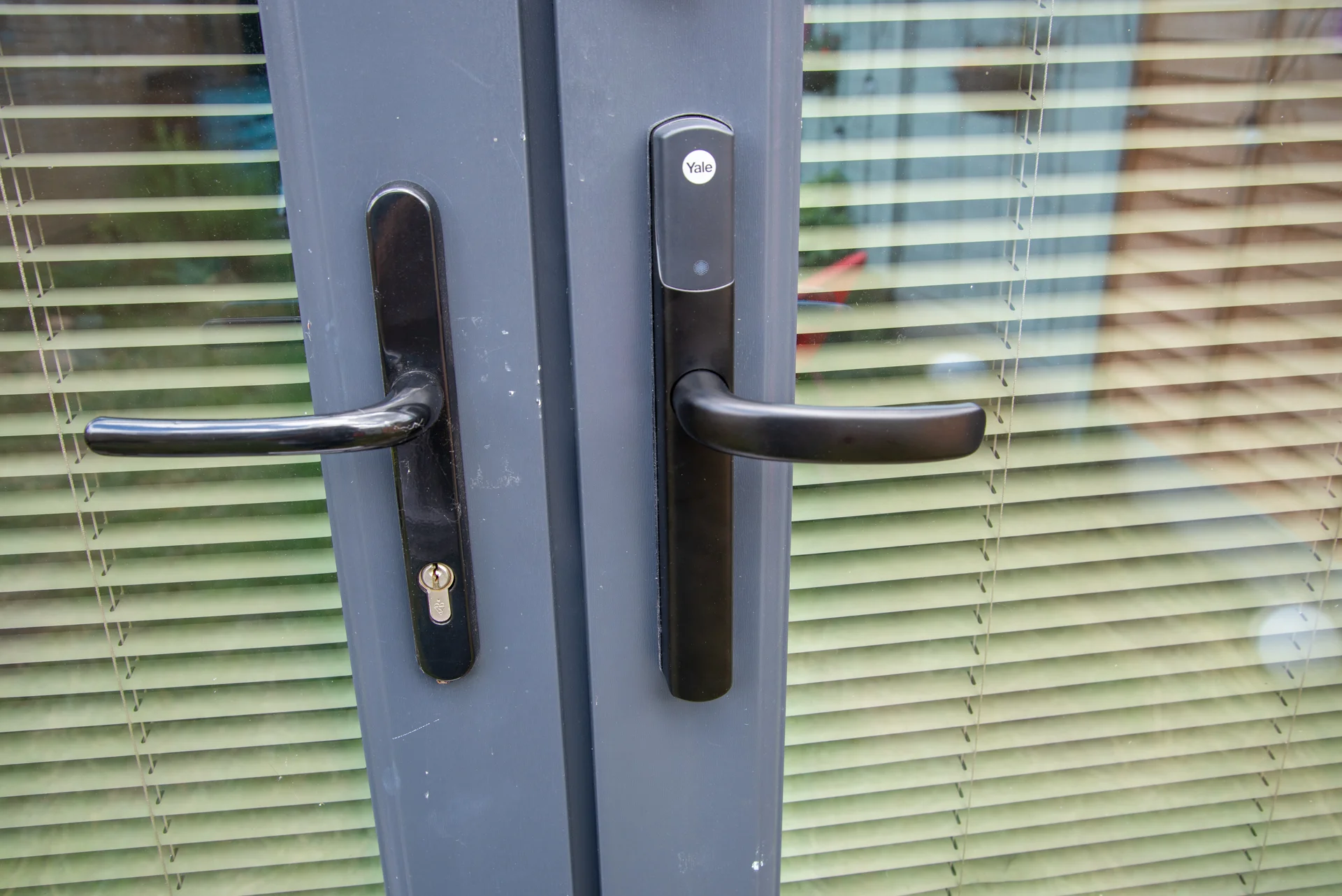 window-handle-lock